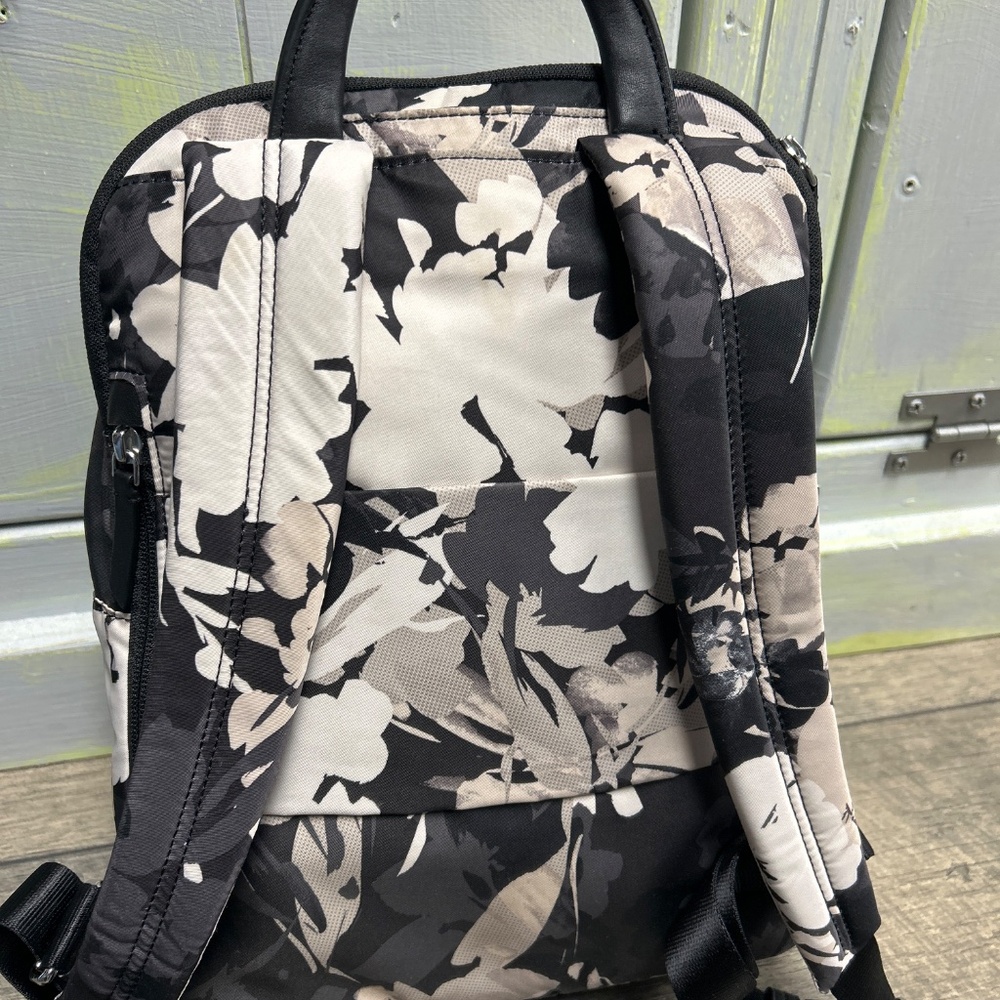 TUMI floral voyager Dori backpack - Picture 4 of 9